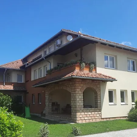 Mediterrania Apartment *